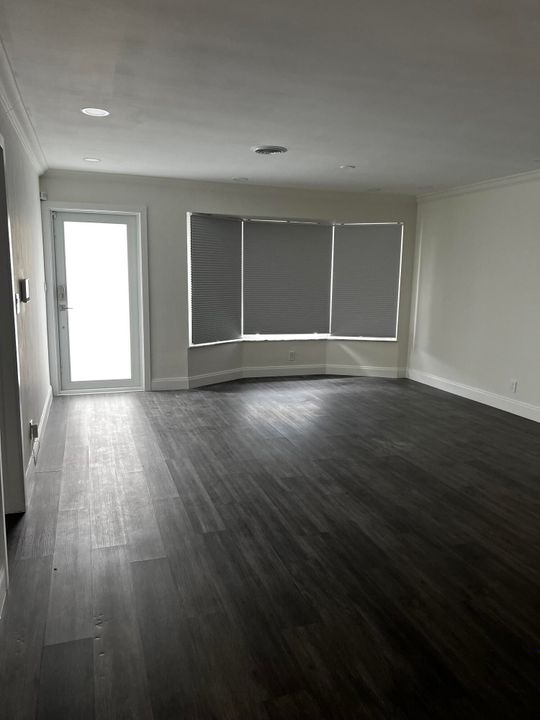 For Rent: $3,600 (3 beds, 2 baths, 1602 Square Feet)