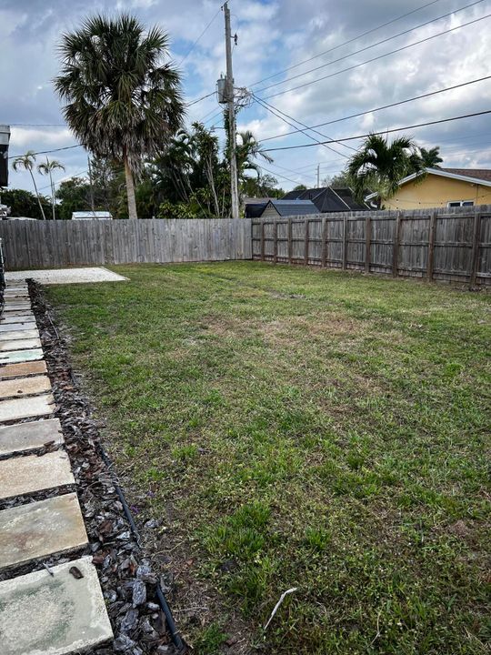 For Rent: $3,600 (3 beds, 2 baths, 1602 Square Feet)