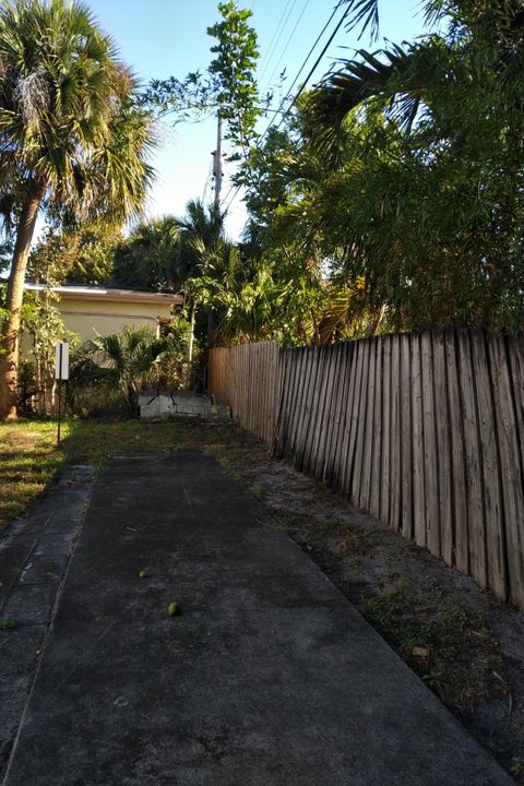 出租: $1,375 (1 贝兹, 1 浴室, 600 平方英尺)