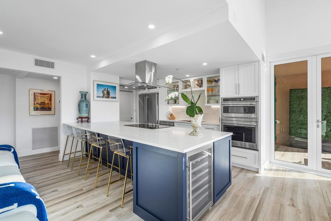 For Sale: $1,225,000 (2 beds, 2 baths, 1524 Square Feet)