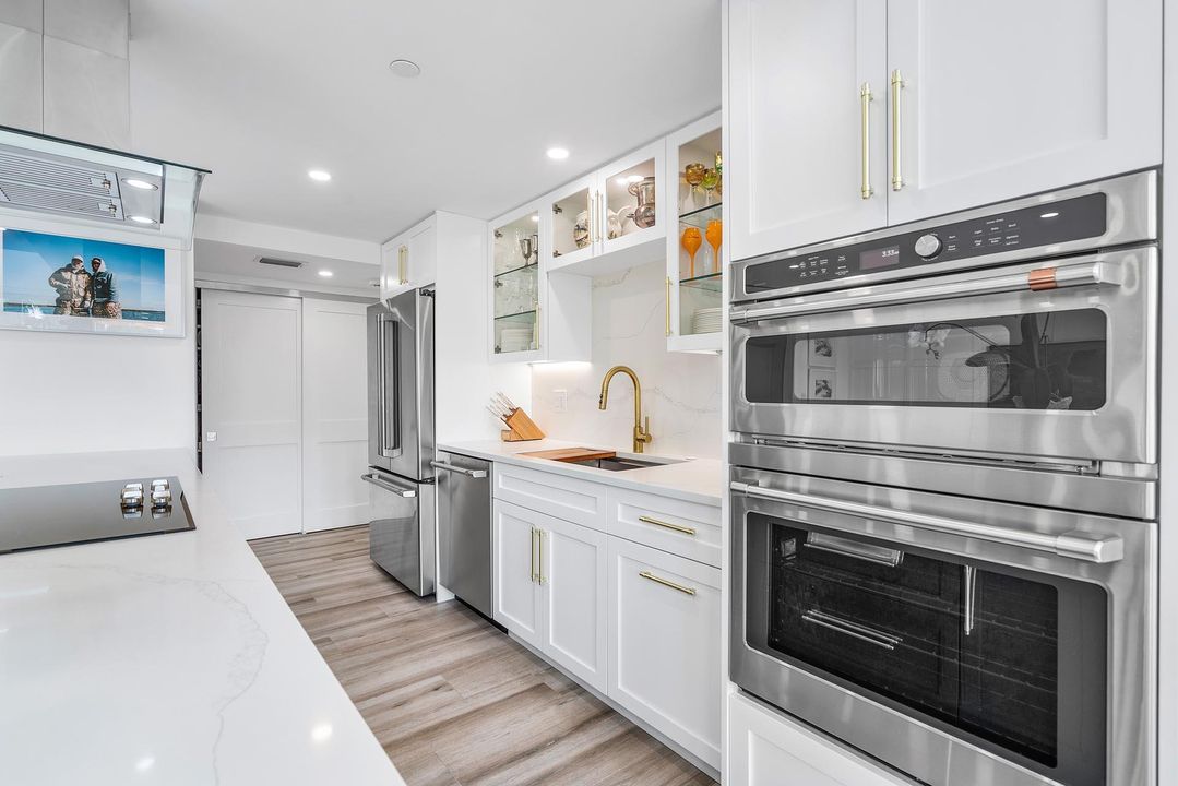 For Sale: $1,225,000 (2 beds, 2 baths, 1524 Square Feet)