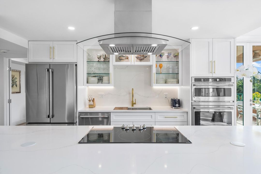 For Sale: $1,225,000 (2 beds, 2 baths, 1524 Square Feet)