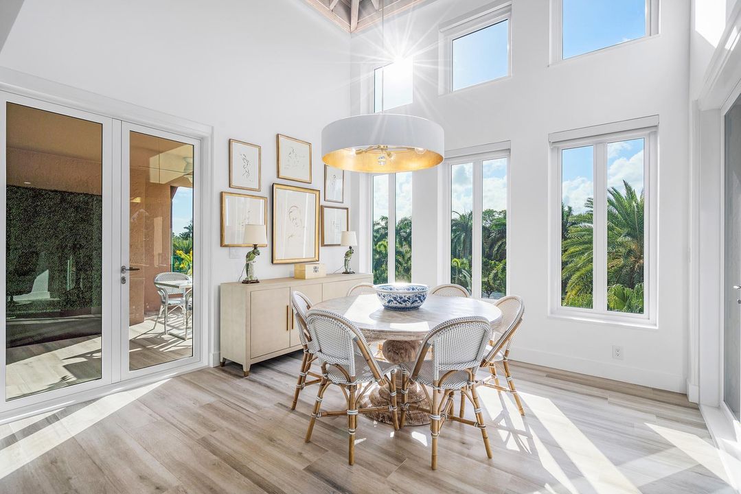 For Sale: $1,225,000 (2 beds, 2 baths, 1524 Square Feet)