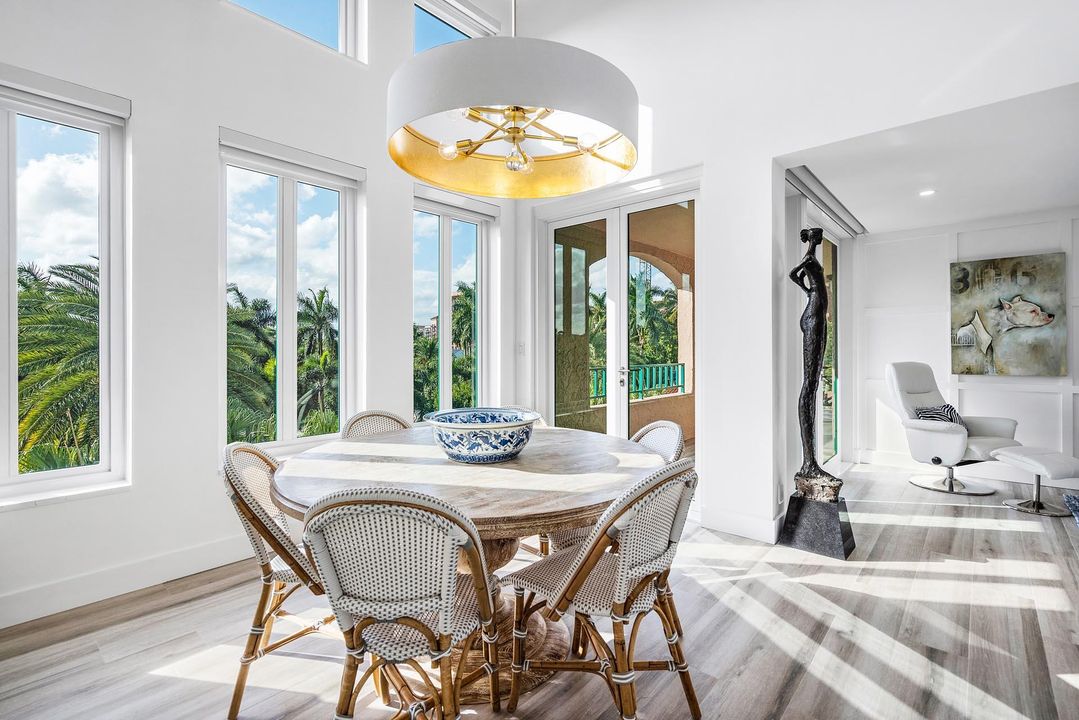 For Sale: $1,225,000 (2 beds, 2 baths, 1524 Square Feet)