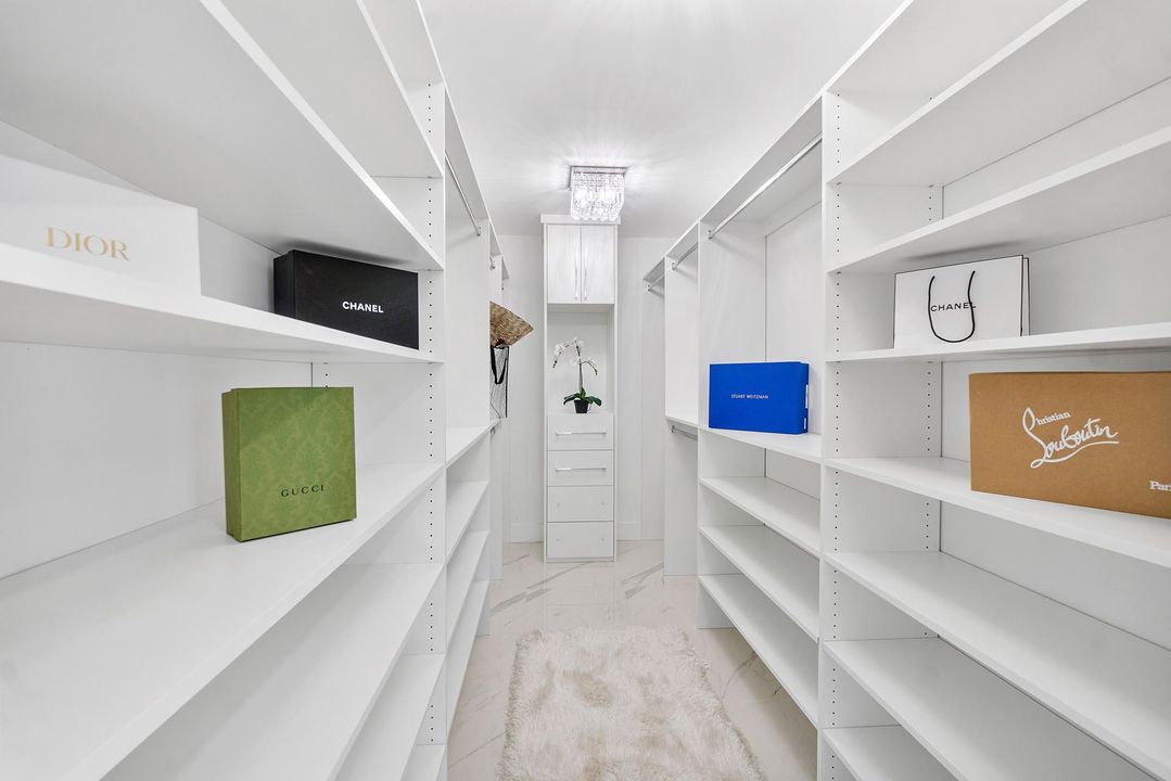 For Sale: $1,225,000 (2 beds, 2 baths, 1524 Square Feet)