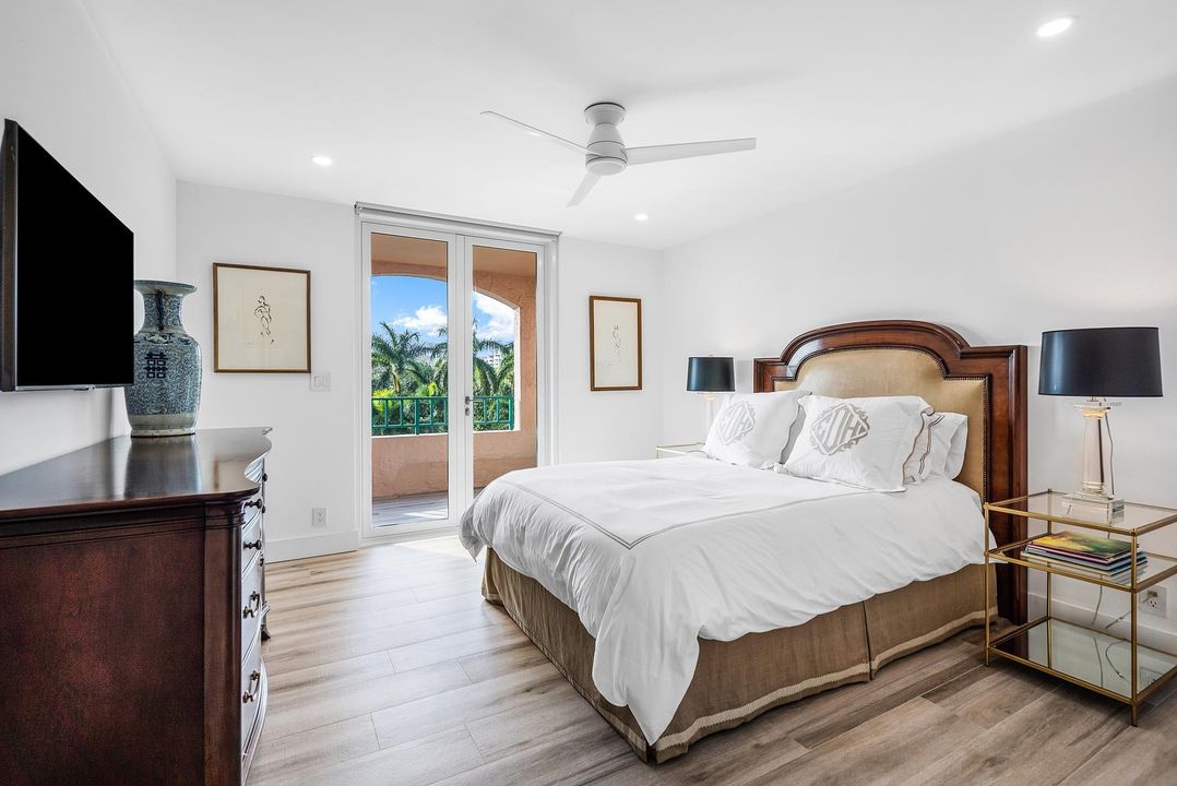 For Sale: $1,225,000 (2 beds, 2 baths, 1524 Square Feet)