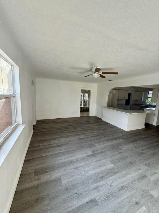 Active With Contract: $265,000 (4 beds, 2 baths, 1538 Square Feet)