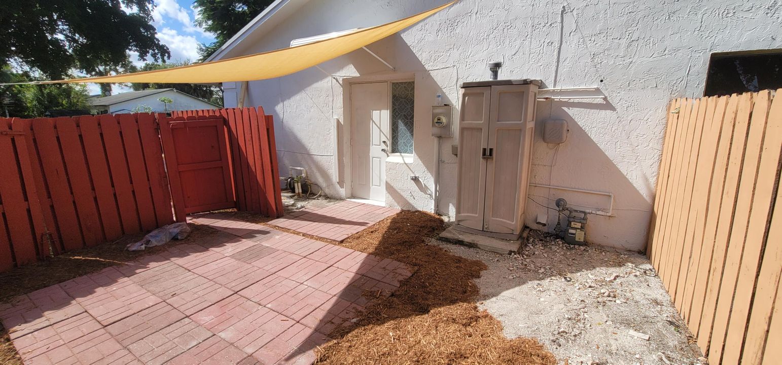 For Sale: $465,000 (3 beds, 2 baths, 1665 Square Feet)