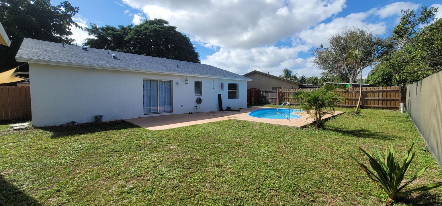 For Sale: $465,000 (3 beds, 2 baths, 1665 Square Feet)