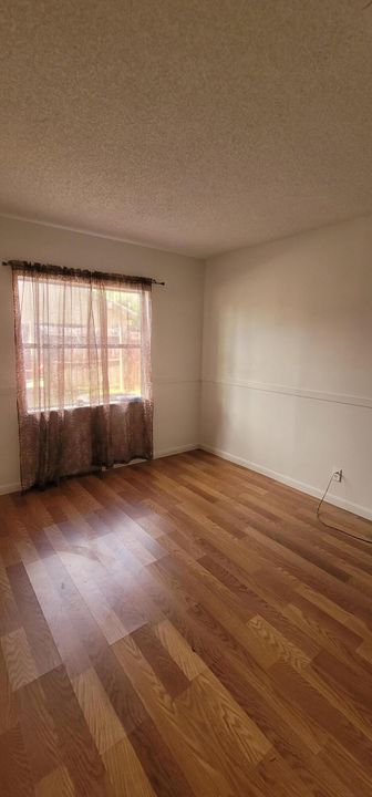 For Sale: $465,000 (3 beds, 2 baths, 1665 Square Feet)