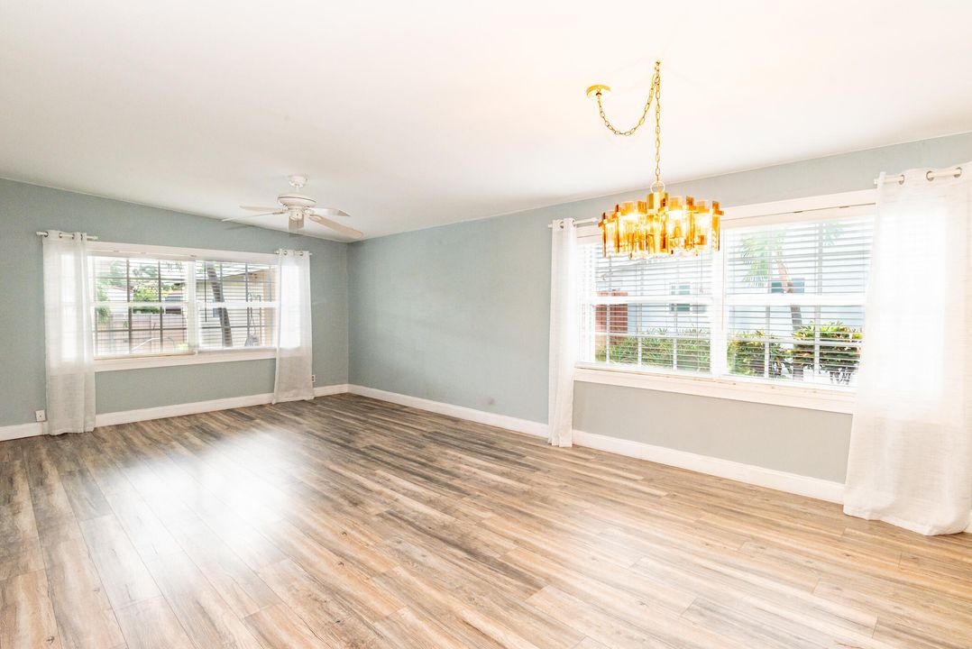 Active With Contract: $485,000 (3 beds, 2 baths, 1476 Square Feet)