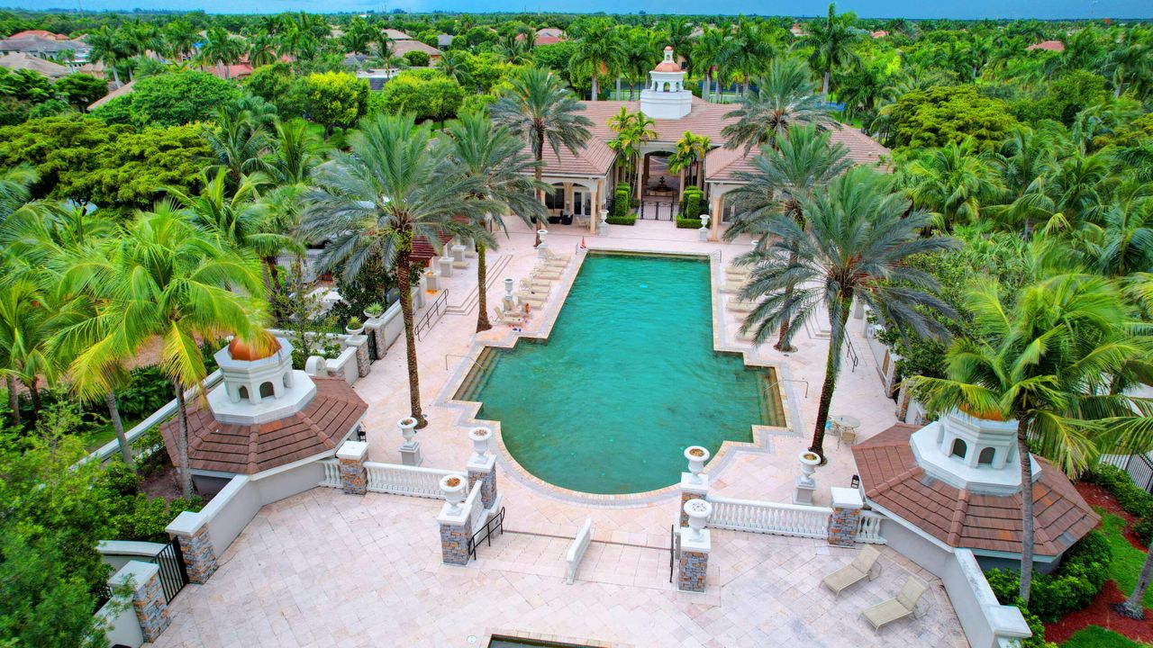 For Sale: $950,000 (5 beds, 3 baths, 3466 Square Feet)