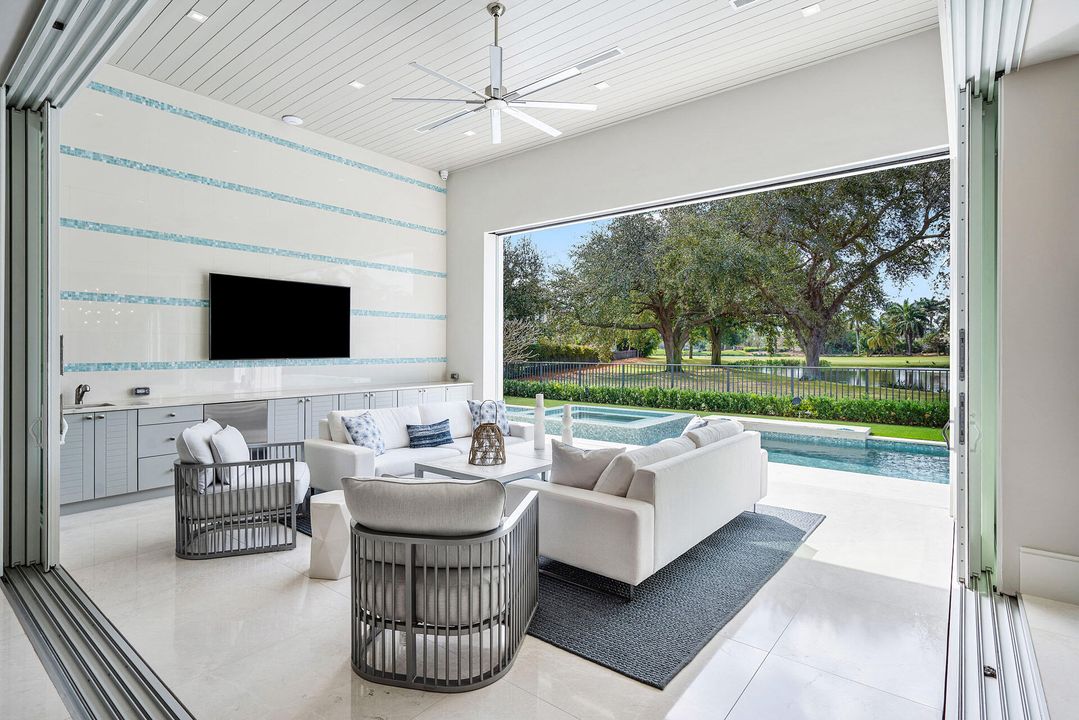 待售: $11,995,000 (5 贝兹, 6 浴室, 6109 平方英尺)