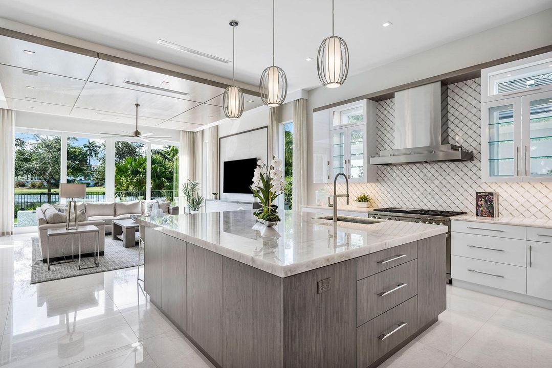 待售: $11,995,000 (5 贝兹, 6 浴室, 6109 平方英尺)