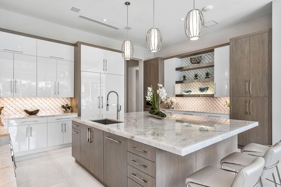 待售: $11,995,000 (5 贝兹, 6 浴室, 6109 平方英尺)