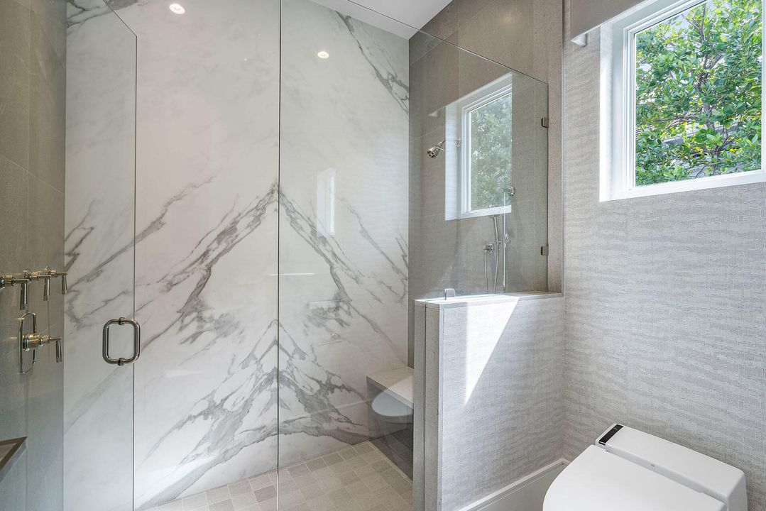 待售: $11,995,000 (5 贝兹, 6 浴室, 6109 平方英尺)