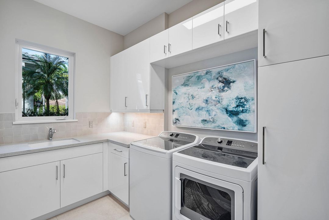 待售: $11,995,000 (5 贝兹, 6 浴室, 6109 平方英尺)