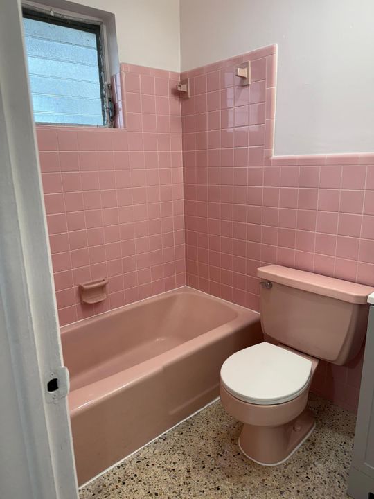 出租: $1,375 (1 贝兹, 1 浴室, 600 平方英尺)