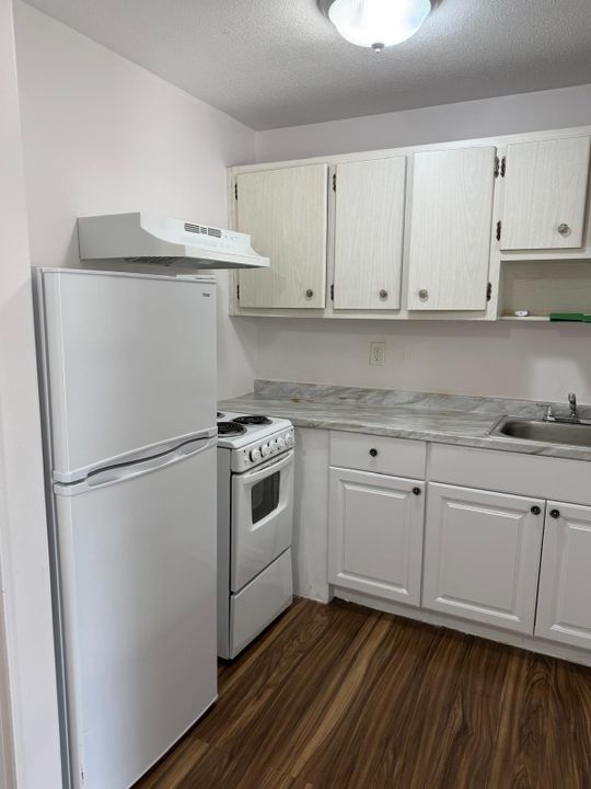 出租: $1,375 (1 贝兹, 1 浴室, 600 平方英尺)