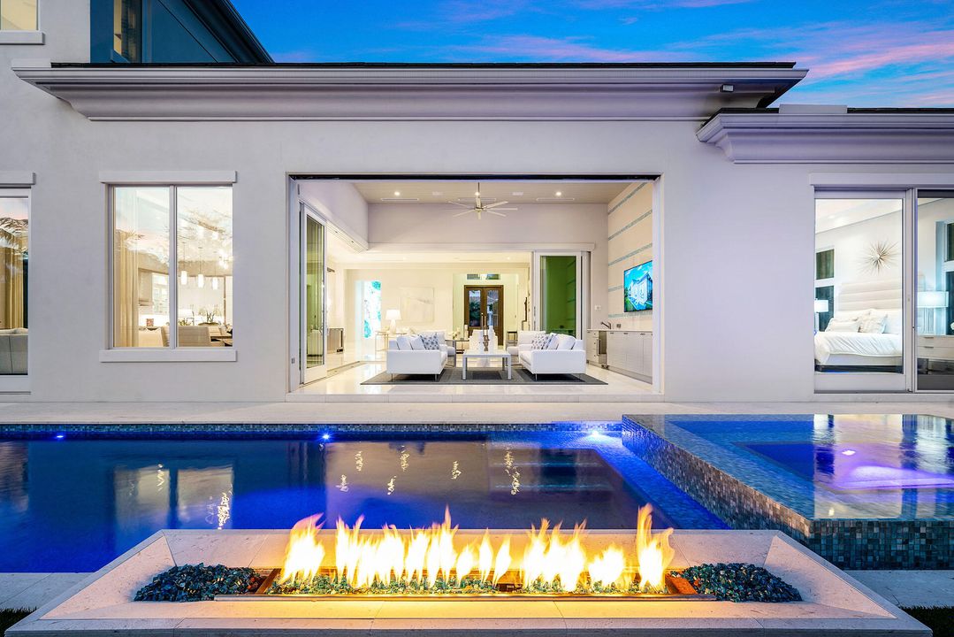 待售: $11,995,000 (5 贝兹, 6 浴室, 6109 平方英尺)