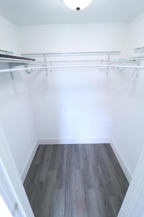 待售: $129,900 (2 贝兹, 2 浴室, 850 平方英尺)