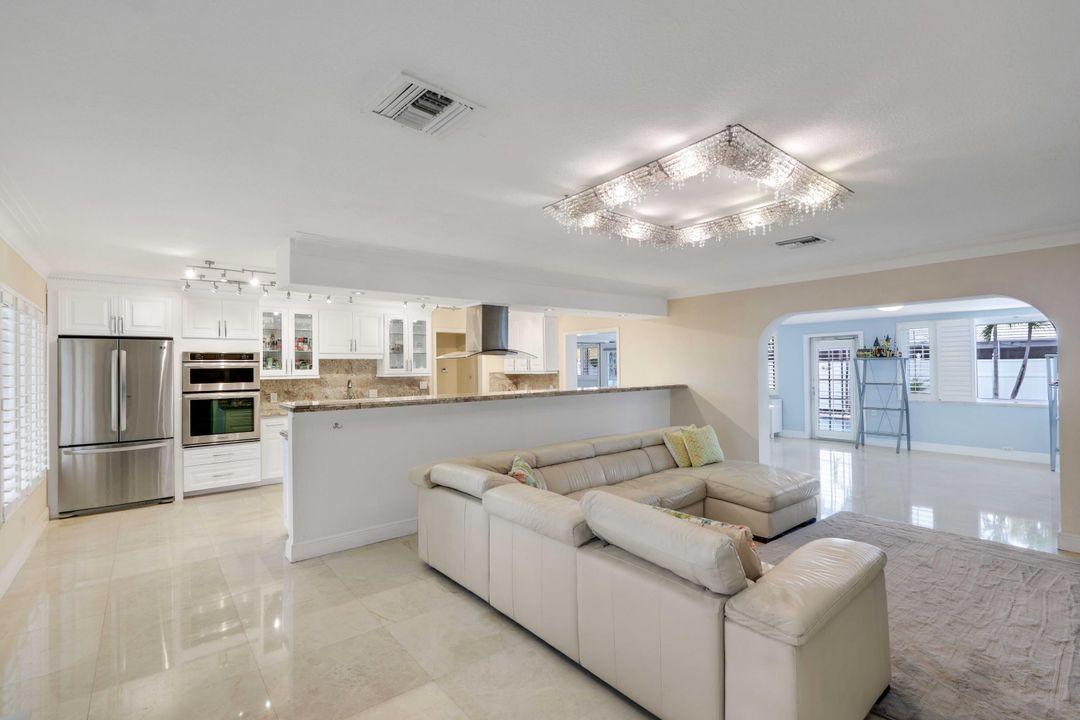 En Venta: $1,049,000 (3 camas, 2 baños, 1911 Pies cuadrados)