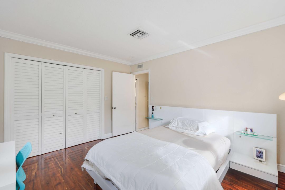 En Venta: $1,049,000 (3 camas, 2 baños, 1911 Pies cuadrados)