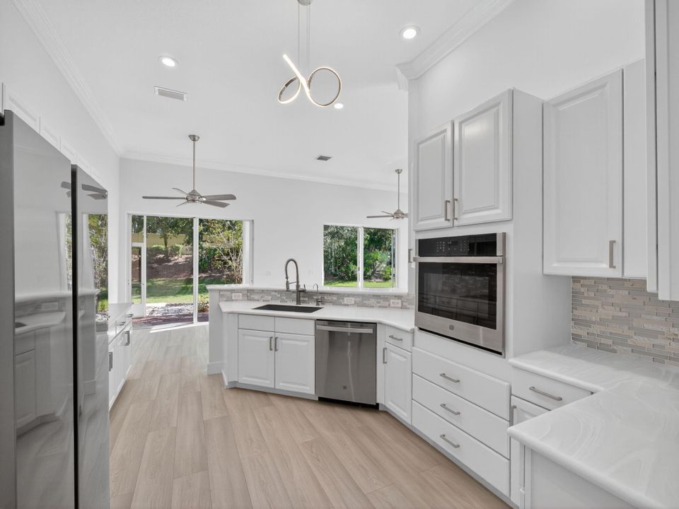 For Sale: $875,000 (3 beds, 2 baths, 1841 Square Feet)