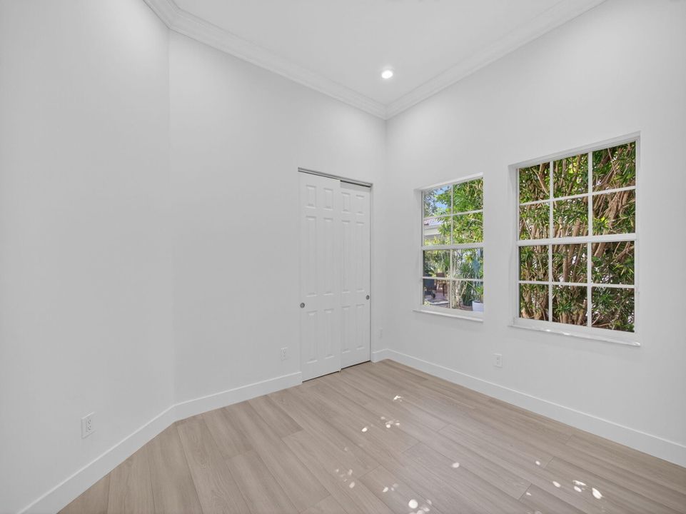 For Sale: $875,000 (3 beds, 2 baths, 1841 Square Feet)