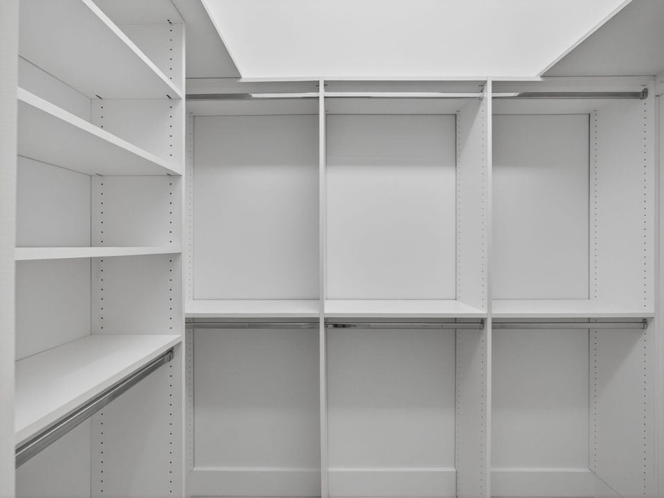 For Sale: $875,000 (3 beds, 2 baths, 1841 Square Feet)