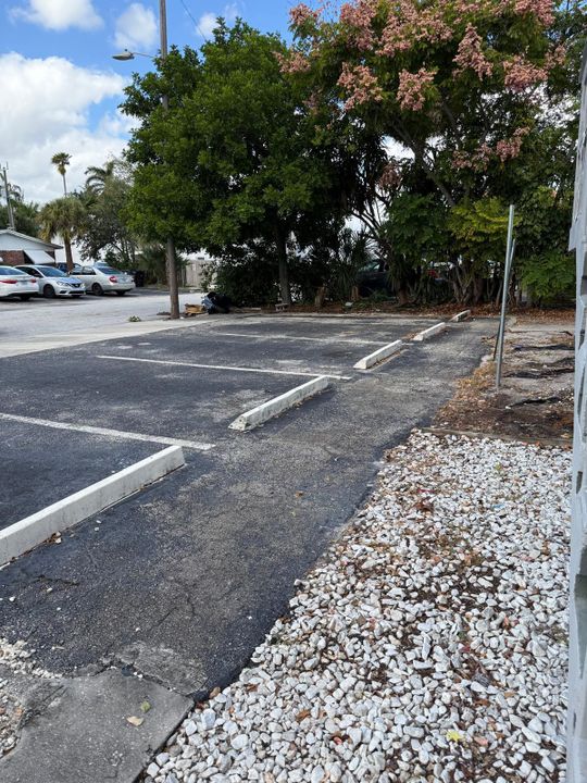 出租: $1,375 (1 贝兹, 1 浴室, 600 平方英尺)