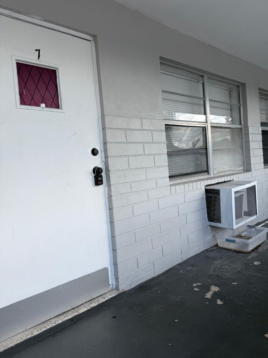 出租: $1,375 (1 贝兹, 1 浴室, 600 平方英尺)