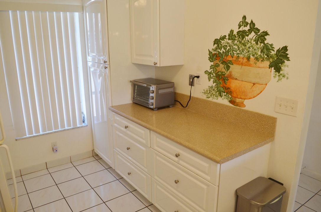 For Sale: $319,000 (2 beds, 2 baths, 1169 Square Feet)