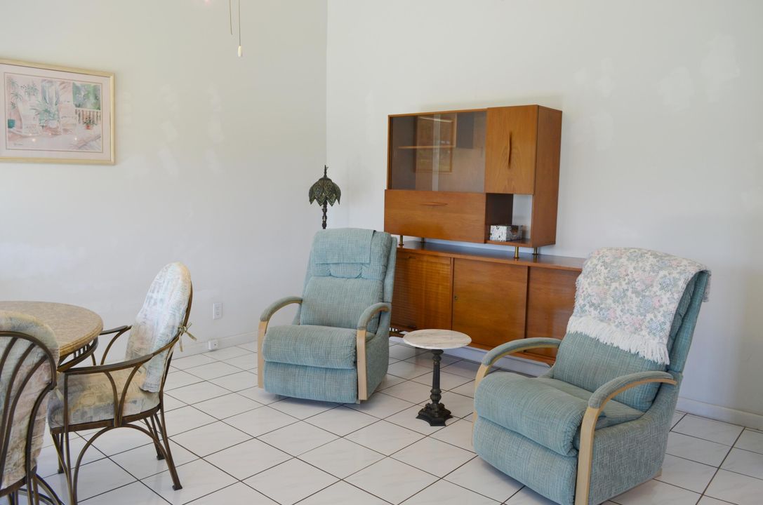 For Sale: $319,000 (2 beds, 2 baths, 1169 Square Feet)
