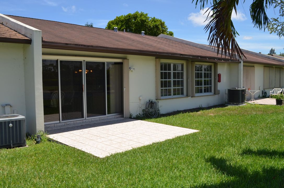 For Sale: $319,000 (2 beds, 2 baths, 1169 Square Feet)