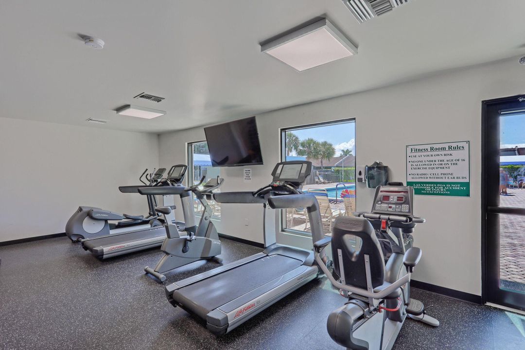 For Sale: $319,000 (2 beds, 2 baths, 1169 Square Feet)