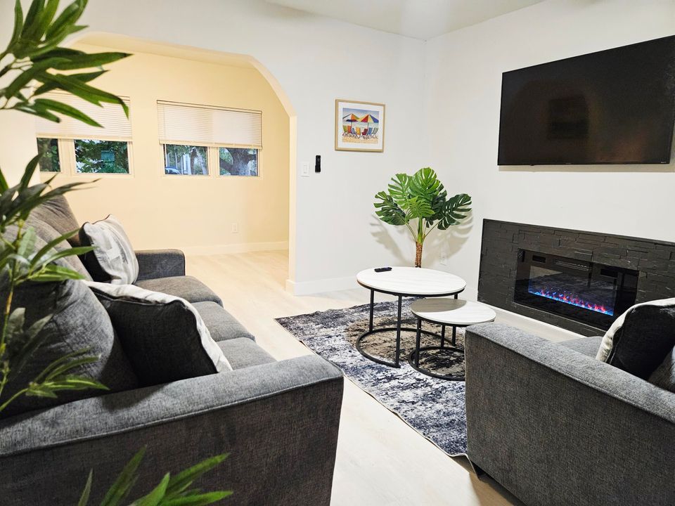 В аренду: $3,500 (3 спален, 2 ванн, 1328 Квадратных фут)