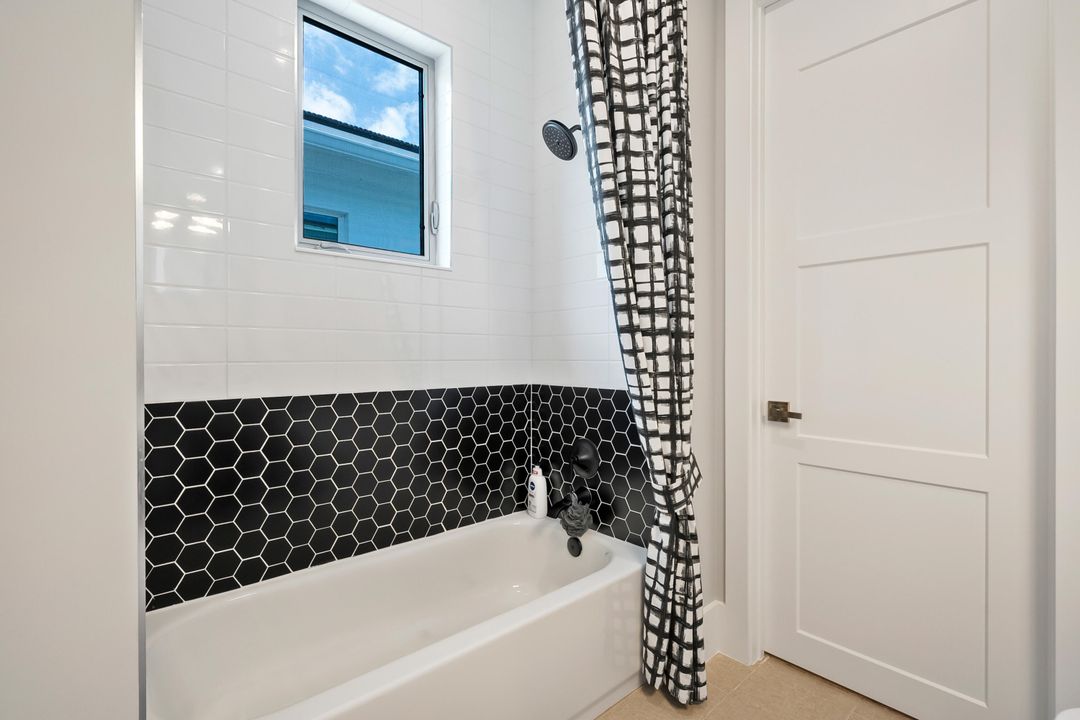 En Venta: $3,350,000 (5 camas, 5 baños, 5109 Pies cuadrados)