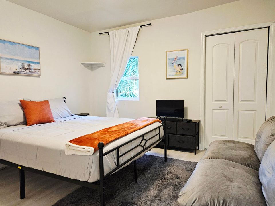 В аренду: $3,500 (3 спален, 2 ванн, 1328 Квадратных фут)