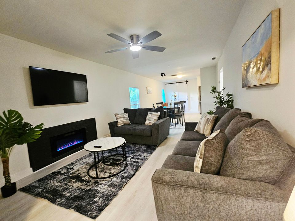 В аренду: $3,500 (3 спален, 2 ванн, 1328 Квадратных фут)