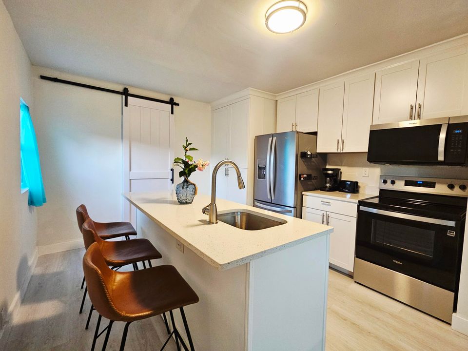 В аренду: $3,500 (3 спален, 2 ванн, 1328 Квадратных фут)