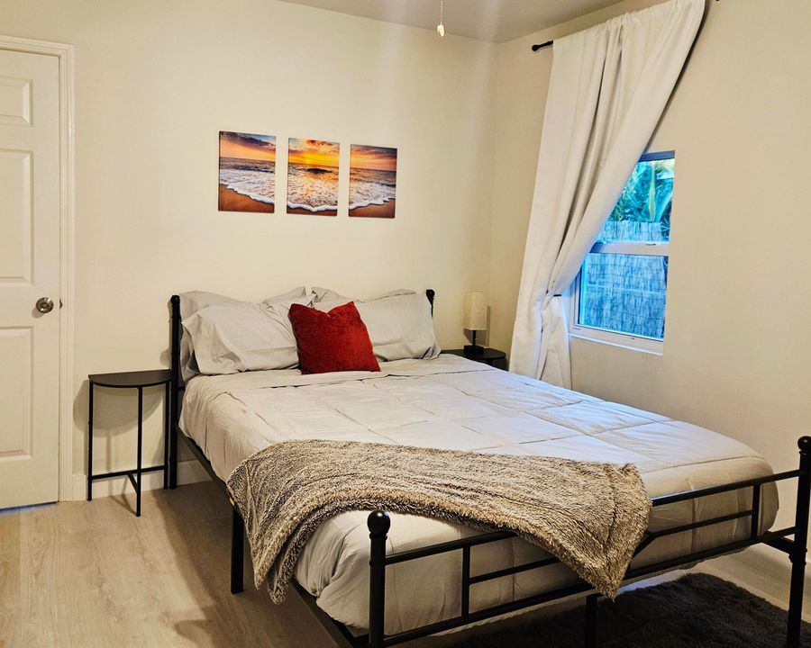 В аренду: $3,500 (3 спален, 2 ванн, 1328 Квадратных фут)