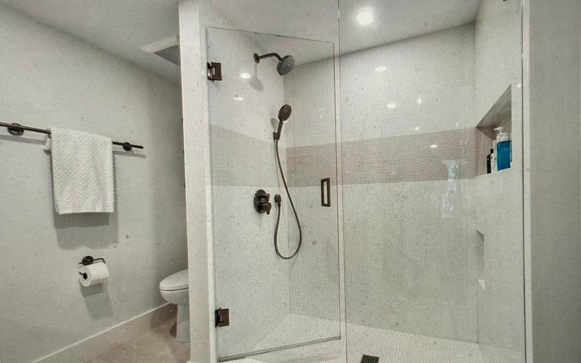 For Sale: $425,000 (2 beds, 2 baths, 1188 Square Feet)