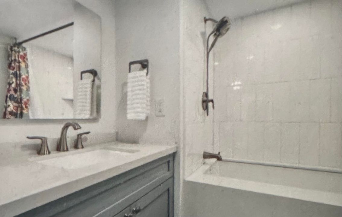 For Sale: $425,000 (2 beds, 2 baths, 1188 Square Feet)