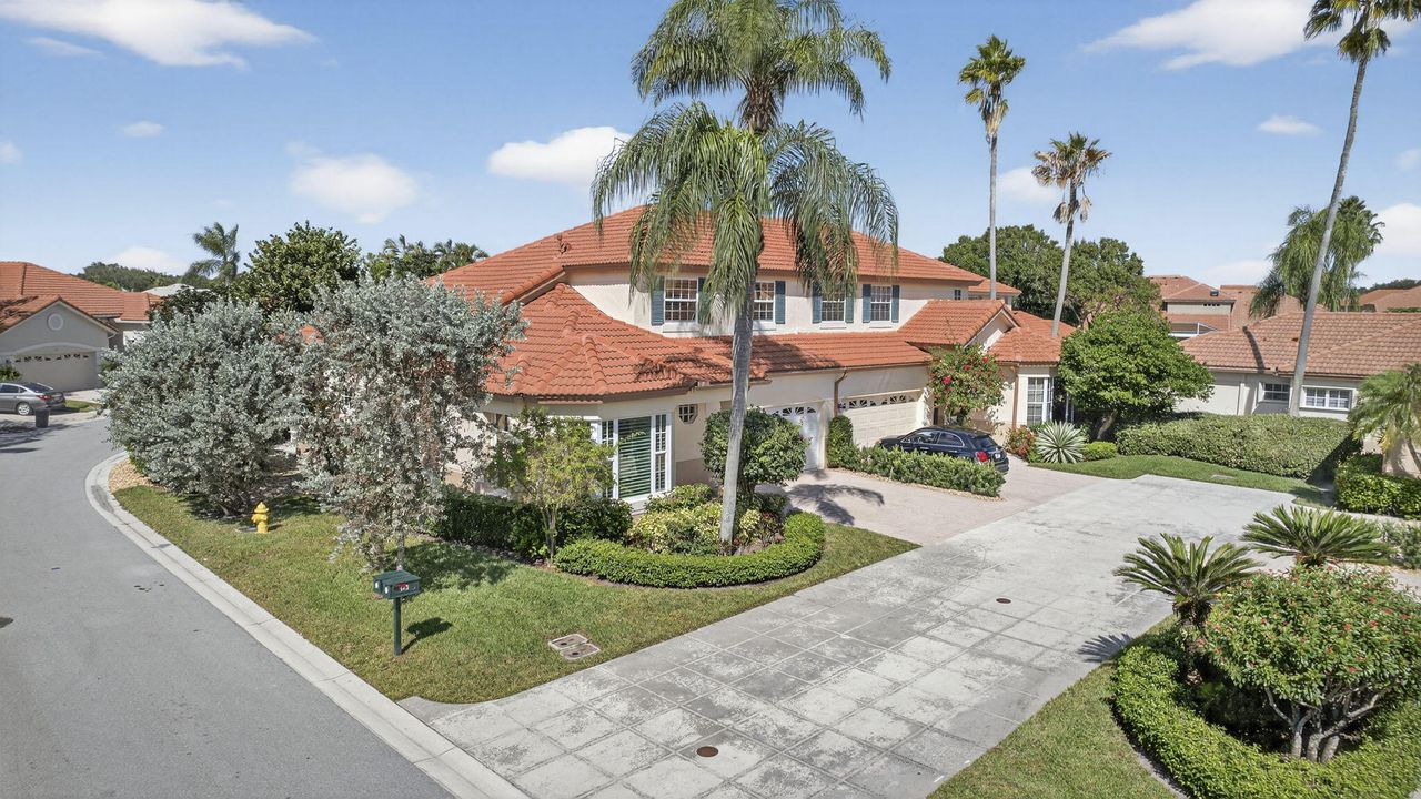 Activo con contrato: $675,000 (3 camas, 2 baños, 1467 Pies cuadrados)