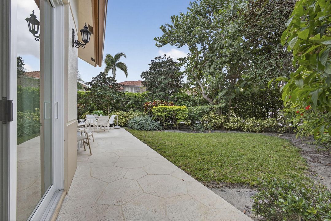 Activo con contrato: $675,000 (3 camas, 2 baños, 1467 Pies cuadrados)