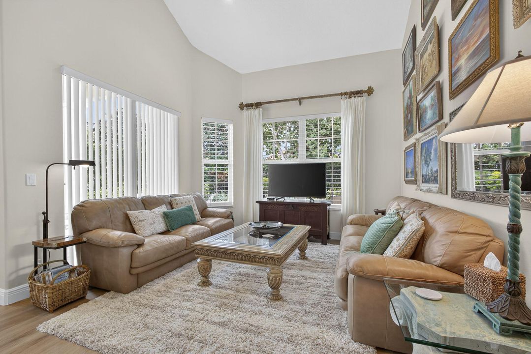 Activo con contrato: $675,000 (3 camas, 2 baños, 1467 Pies cuadrados)