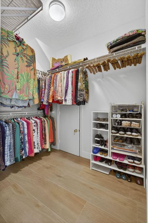 Activo con contrato: $675,000 (3 camas, 2 baños, 1467 Pies cuadrados)