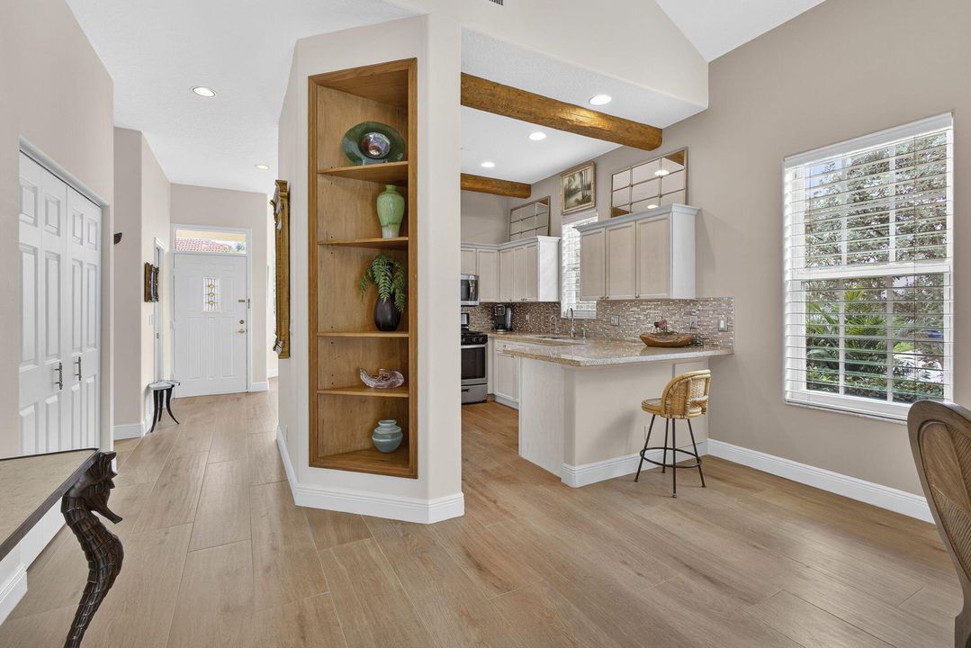 Activo con contrato: $675,000 (3 camas, 2 baños, 1467 Pies cuadrados)