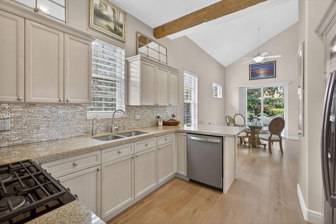 Activo con contrato: $675,000 (3 camas, 2 baños, 1467 Pies cuadrados)